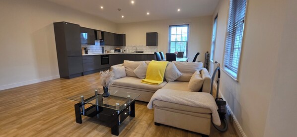 Living area - Modern apartment 5 in Town Centre (Ipswich)