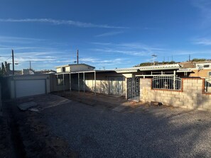 Property grounds - River's Edge | Great for Groups | Prime Upriver Location (Parker)