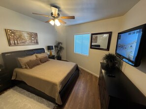 Free WiFi, bed sheets - River's Edge | Great for Groups | Prime Upriver Location (Parker)