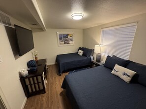 Free WiFi, bed sheets - River's Edge | Great for Groups | Prime Upriver Location (Parker)