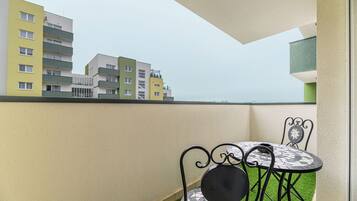 Apartment, City View | Outdoor dining