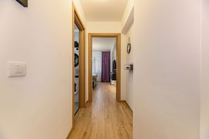 Interior - MoHost Urban - Apt with Stunning view (Jibert)