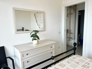 2 quartos, ferros/tábuas de passar roupa, Wi-Fi, roupa de cama