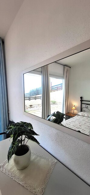 2 quartos, ferros/tábuas de passar roupa, Wi-Fi, roupa de cama
