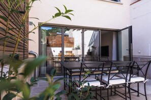 Outdoor dining - 5* House with Private Spa - 3 suites - near Nancy - 6 pers (Dommartemont)