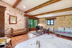 Iron/ironing board, WiFi, bed sheets - Charming Cottage in Biron (Biron)