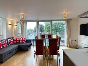 Living area - Clapham Central Penthouse (London)