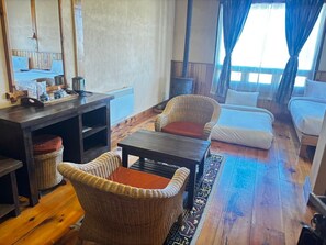 Phòng đôi hoặc 2 giường đơn Tiêu chuẩn, quang cảnh núi | Truy cập Internet không dây miễn phí 