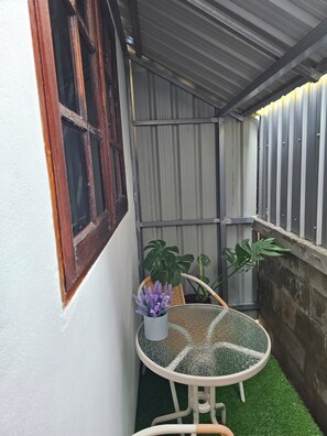 Property grounds - Friends Retreat Guesthouse - Private Rooms Near Phuket Airport (Thalang District)