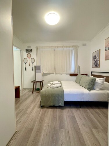 Stylish 1-Bed, Flat Walk to North Manly