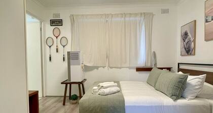 Stylish 1-Bed, Flat Walk to North Manly