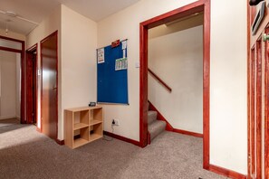 Interior - Tom Morris Drive (No 27) (St Andrews)