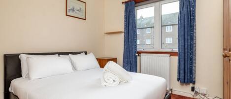 Free WiFi, bed sheets