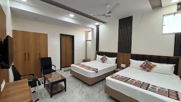 Superior Double Room | Laptop workspace, free WiFi