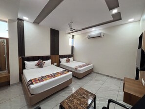 高级双人房 | 笔记本电脑工作区、免费 WiFi