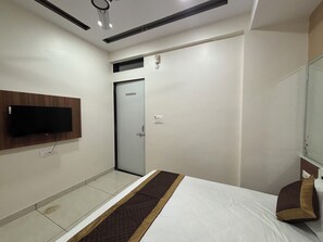 Laptop workspace, free WiFi - Hotel Shree Krishna Palace (Bhinmal)