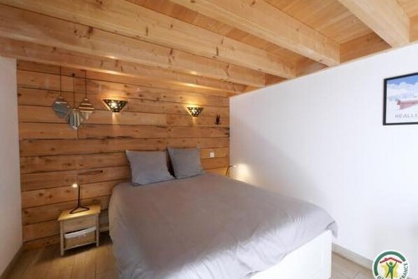 3 habitaciones y ropa de cama