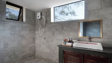 Shower, free toiletries, hair dryer, bathrobes