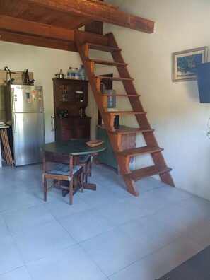 Interior - Cozy house 10 minutes walking distance from Campeche beach. (Florianópolis)
