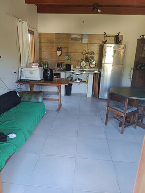 Interior - Cozy house 10 minutes walking distance from Campeche beach. (Florianópolis)