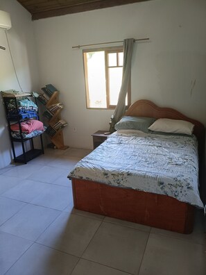 2 bedrooms, WiFi - Cozy house 10 minutes walking distance from Campeche beach. (Florianópolis)