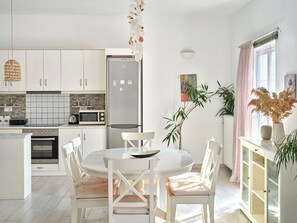 House | Private kitchen | Espresso maker, highchair