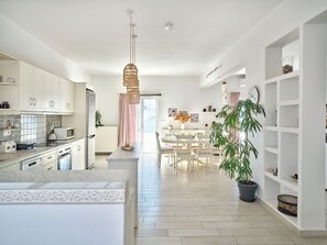 House | Private kitchen | Espresso maker, highchair - La Belle Casa de Parikia (Paros)