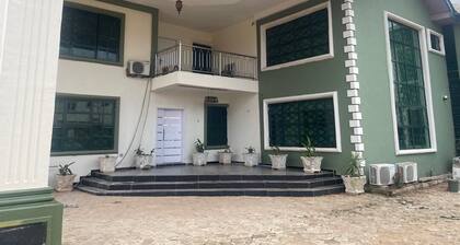 Room-flexible 8-bedroom Luxury Apartment