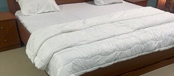 Room-flexible 8-bedroom Luxury Apartment