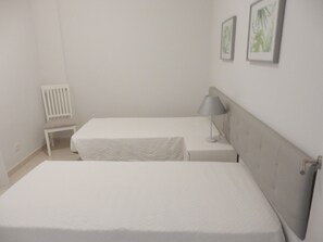 Room - Apartment 'T2 Superior' with Shared Pool, Wi-Fi and Air Conditioning (Portimão)