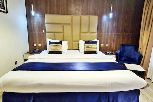 Villa Toscana Hotel Asaba