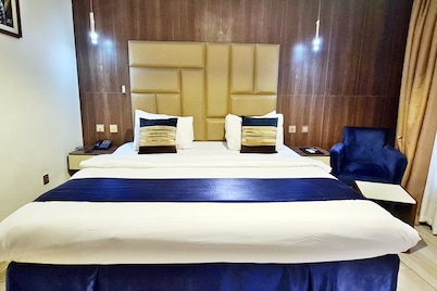 Villa Toscana Hotel Asaba