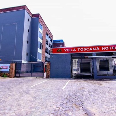Villa Toscana Hotel Asaba