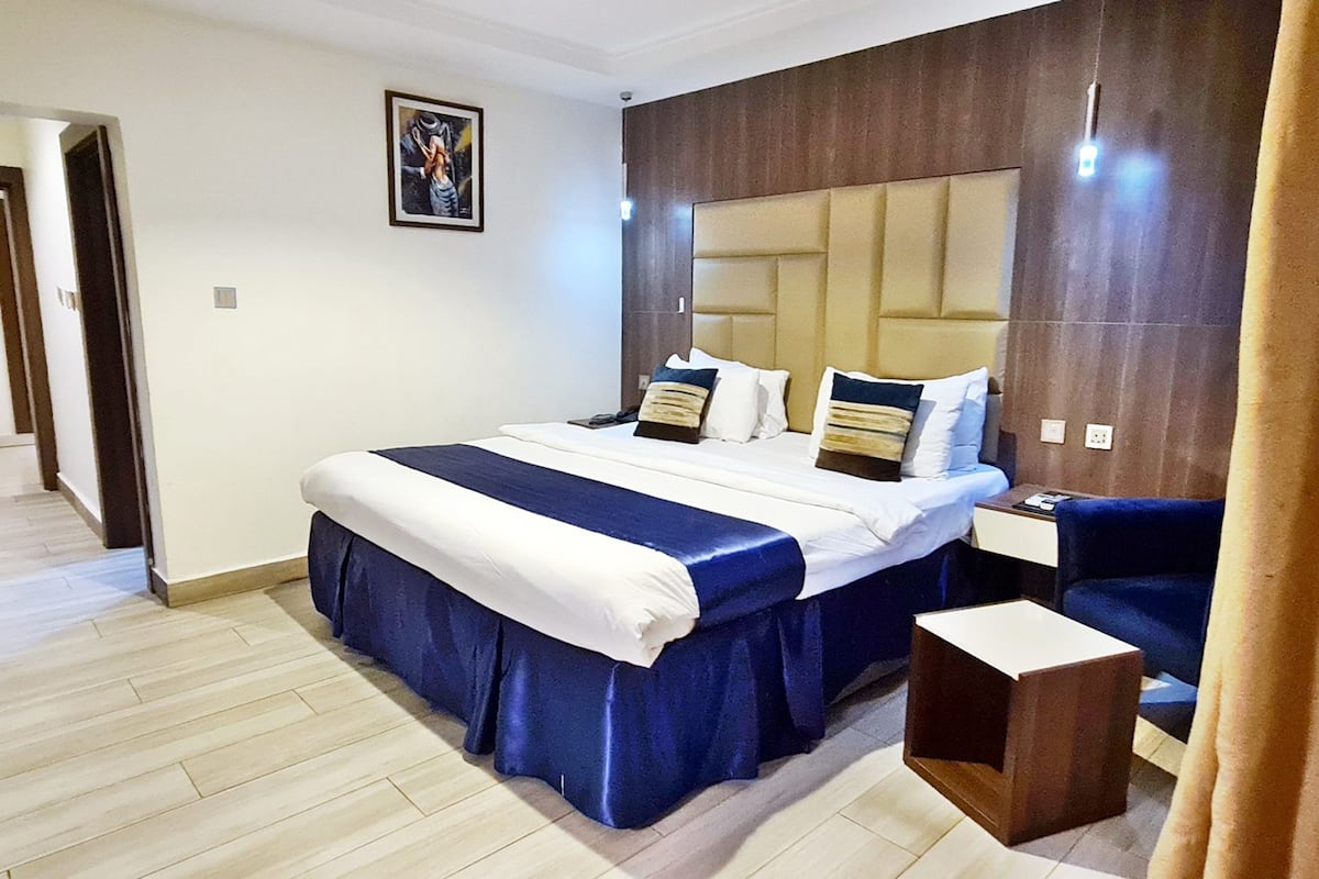 Kamar Premier | Meja kerja, ruang kerja ramah laptop, dan Wi-Fi gratis