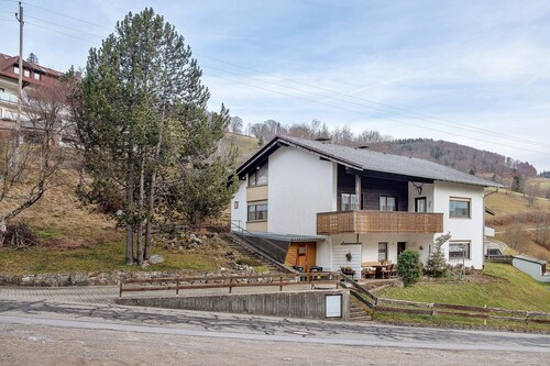 Apartment with Mountain View Steinbühl 4 – Private Terrace and Balcony