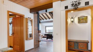 Interior - Apartment with Mountain View Steinbühl 4 with Private Terrace and Balcony (Wieden)