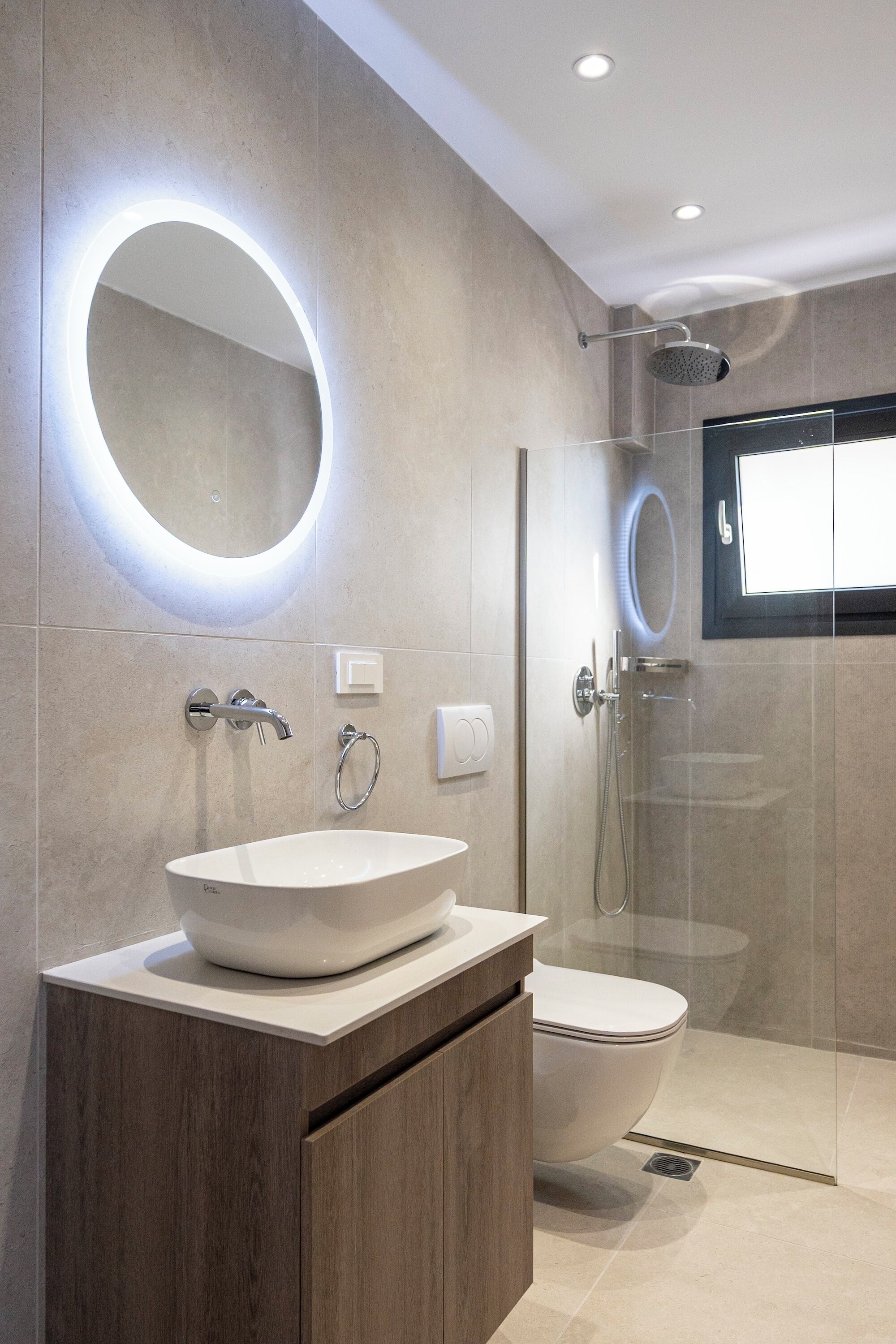 Standard Apartment | Bathroom