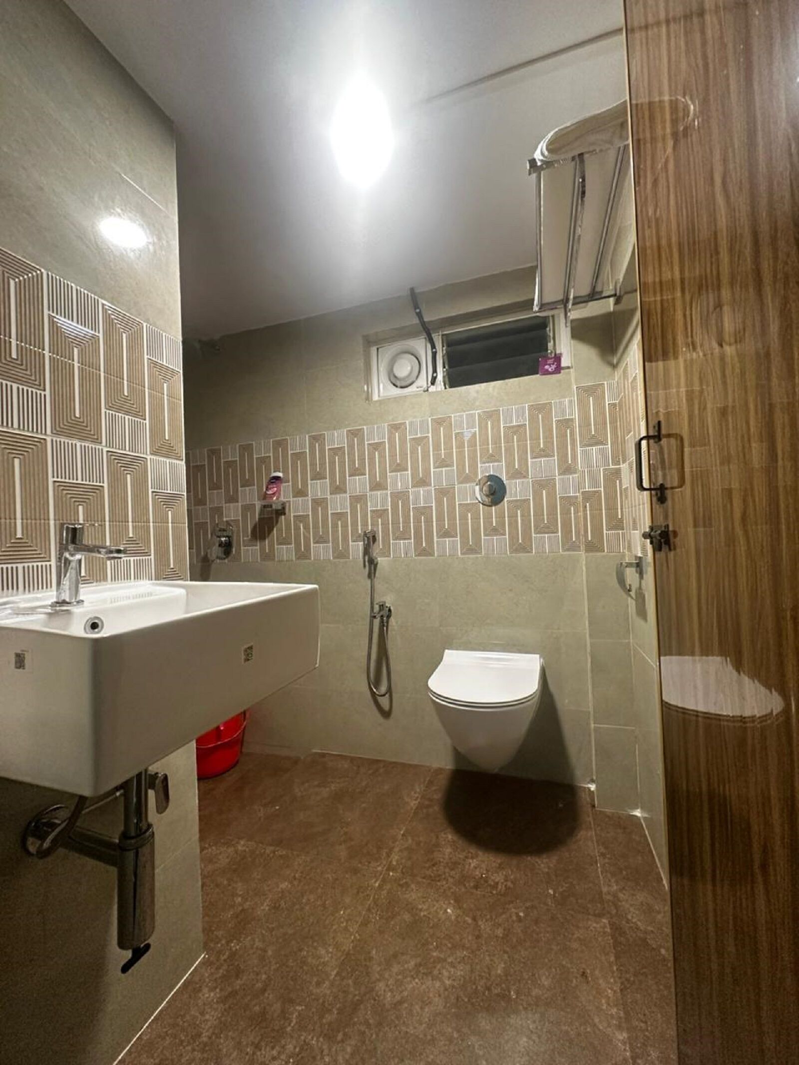 Free toiletries, soap, toilet paper