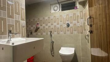 Free toiletries, soap, toilet paper