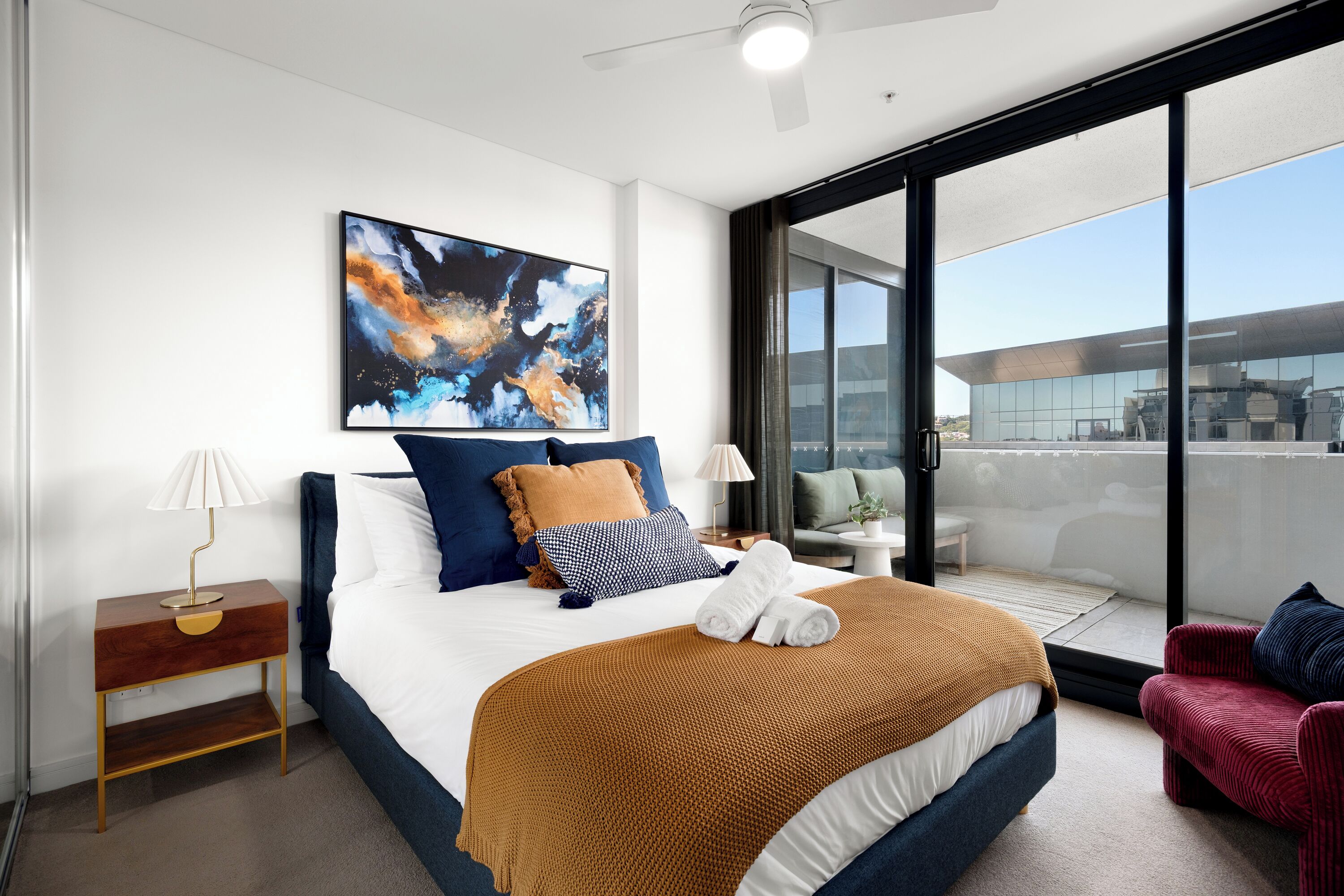 Iron/ironing board, WiFi, bed sheets