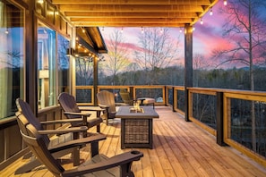 Terrace/patio - Luxury Cabin Villa with Indoor, Pool Game Room, Amazing Views, Hot Tub (Gatlinburg)
