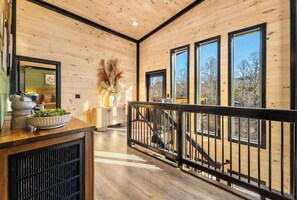 Interior - Luxury Cabin Villa with Indoor, Pool Game Room, Amazing Views, Hot Tub (Gatlinburg)