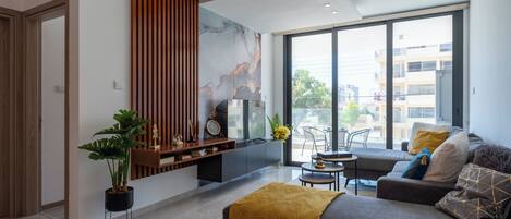 Apartment, 1 Bedroom, Kitchen, City View | Living area