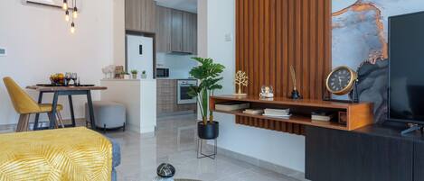 Apartment, 1 Bedroom, Kitchen, City View | Interior