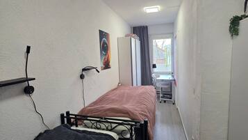 1 bedroom, iron/ironing board, WiFi, bed sheets