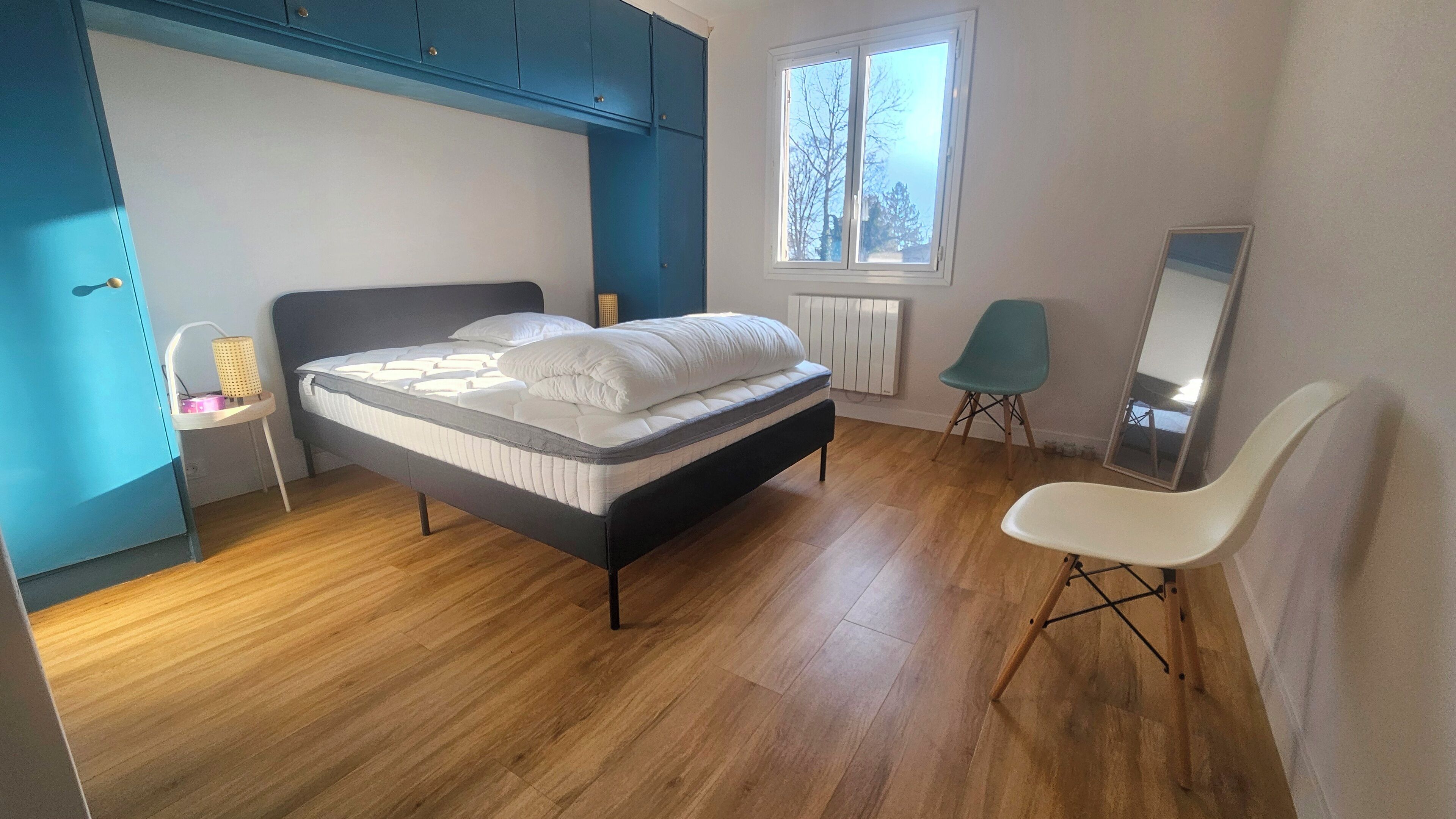 Iron/ironing board, free WiFi, bed sheets