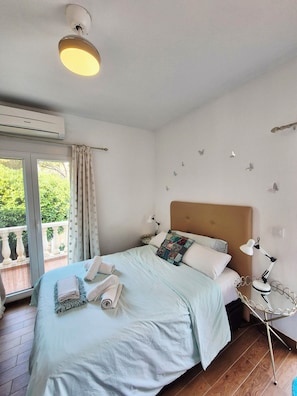 1 habitación, tabla de planchar con plancha, wifi gratis y ropa de cama 