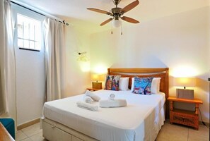 2 bedrooms, iron/ironing board, free WiFi, bed sheets - Casa Armonia - La Familia, 2-bedroom apartment with terrace and pool (Benisa)