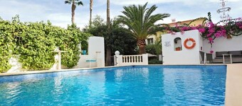 Casa Armonia - Naranja apartment with terrace & garden view