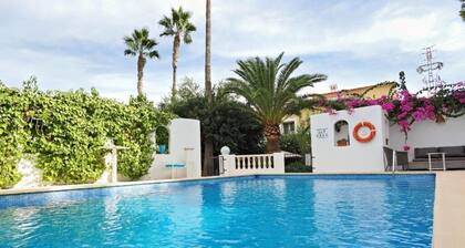 Casa Armonia - Naranja apartment with terrace & garden view